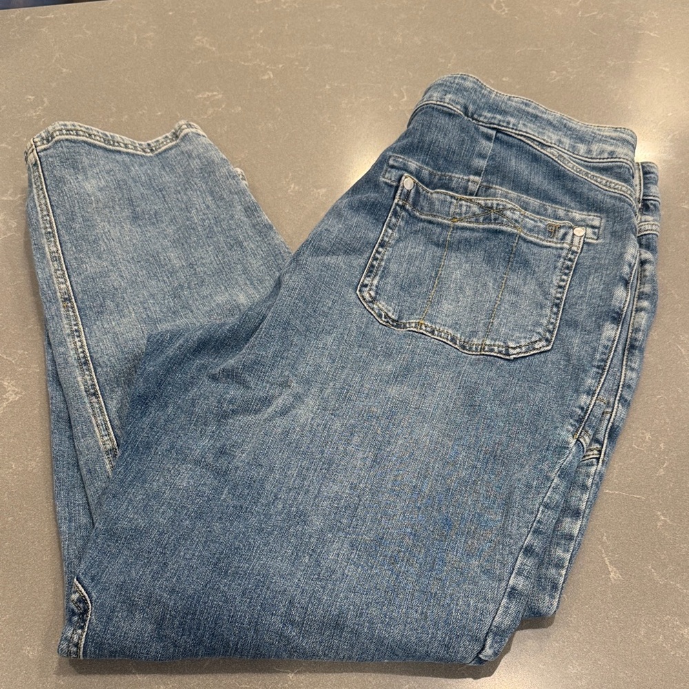 Pilcro Classic Straight-Leg Denim Jeans in Light Blue